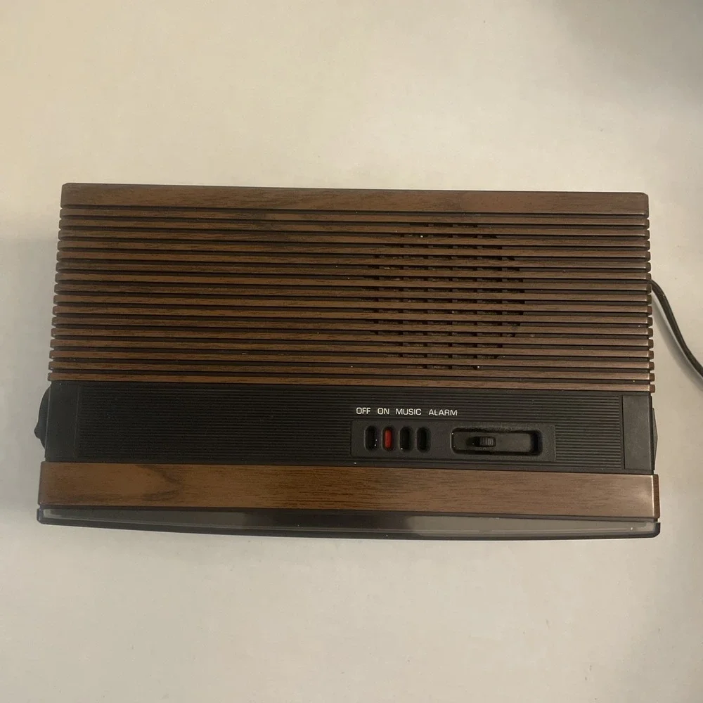 Vintage 1984 General Electric Flip Clock Radio‎ Alarm Clock 7-4305F WORKING